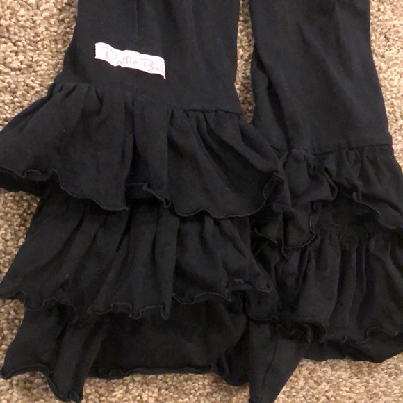 👸🏼 Ruffle Pants - Picture 2 of 4